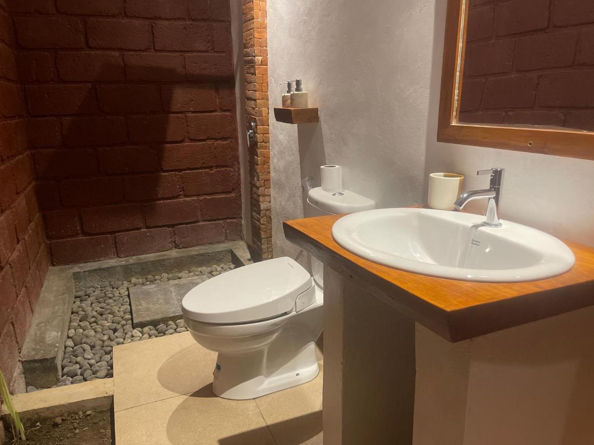 Kepaon Gari Inn Polilit Esterno foto