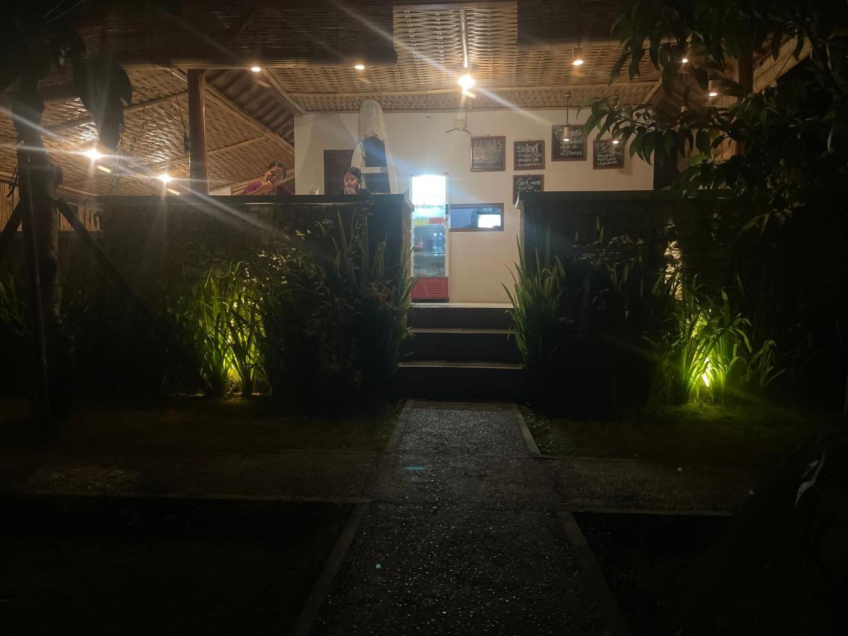 Kepaon Gari Inn Polilit Esterno foto